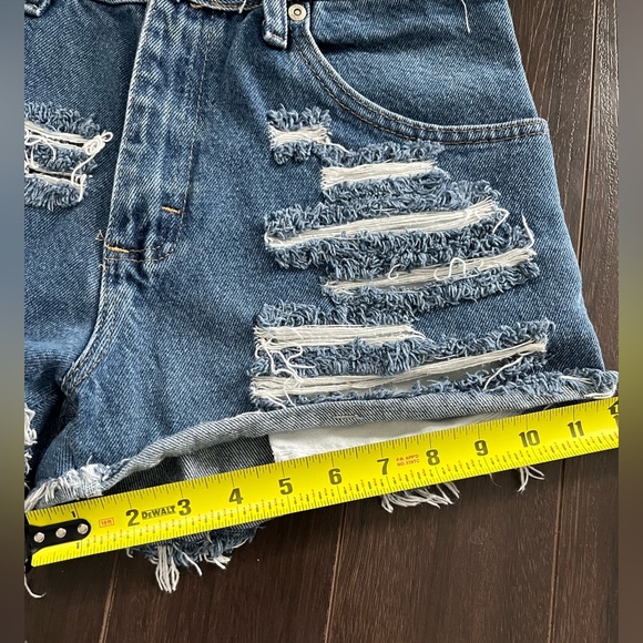 WRANGLER Distressed high-waist Jean Shorts (medium wash) - Picture 5 of 7